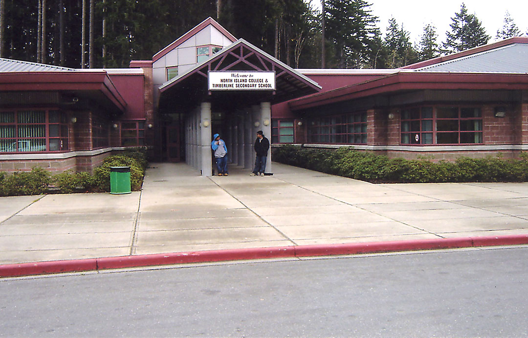 2006 entrance to NIC Campbell River campus