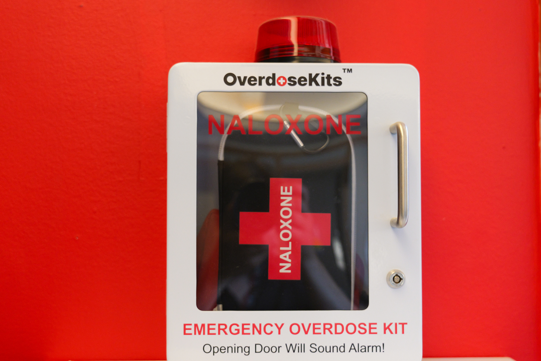 Picture of a naloxone kit in Komoux Hall
