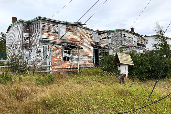 Artist Talk speaker focuses on housing,...