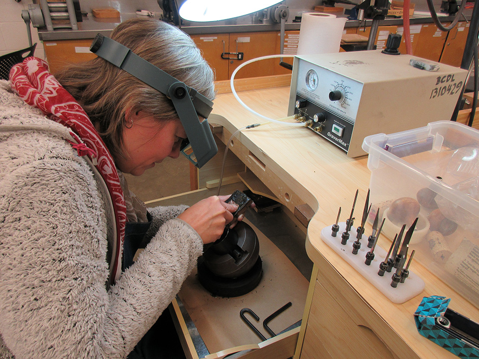 NIC hosts Metal Jewellery Design Open...