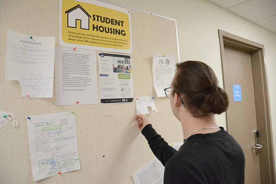 New housing service connects students...