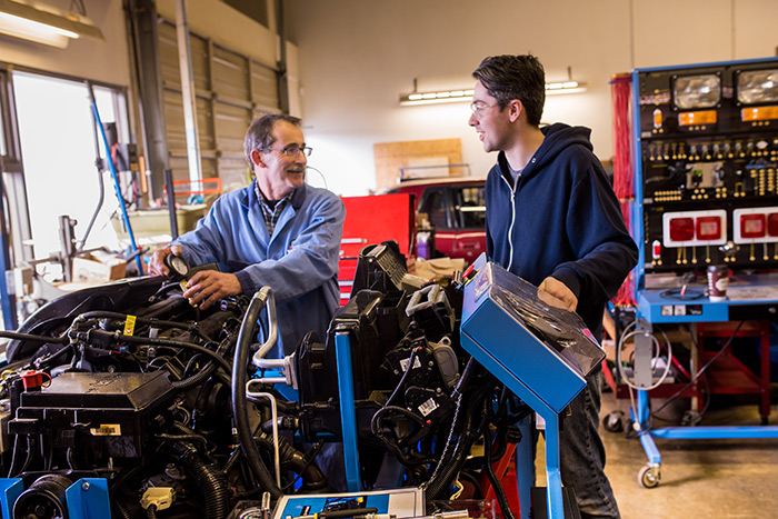 NIC automotive instructor prepares future...